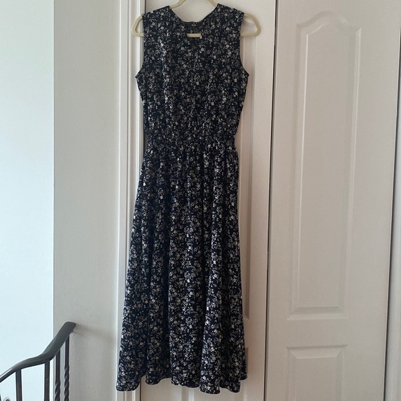 Uniqlo Dresses & Skirts - Uniqlo floral sleeveless maxi dress size M